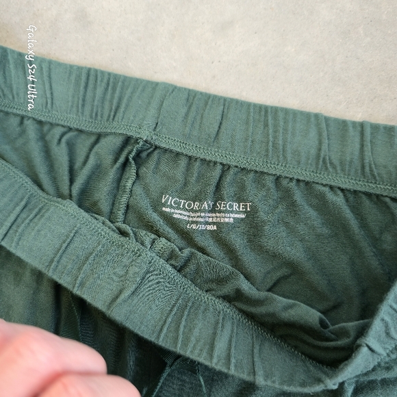 VS Victoria's Secret Green Pajama Set - Large - Cheetah Print Trim - Picture 5 of 10